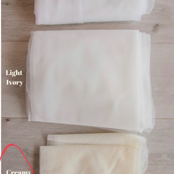 Ivory Cape Veil (chapel length) - Picture 4 of 4